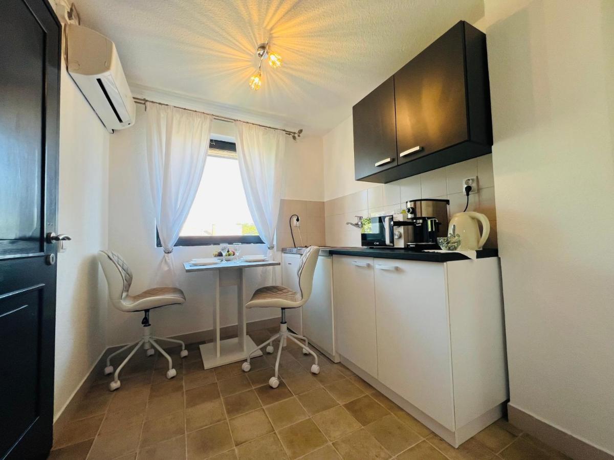Heviz Apart Comfort Apartment Exterior foto